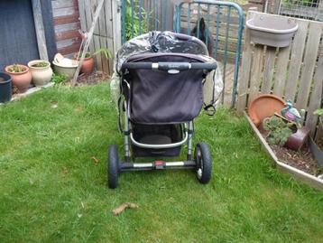 mooie stevige wandelbuggy in goede staat beschikbaar voor biedingen