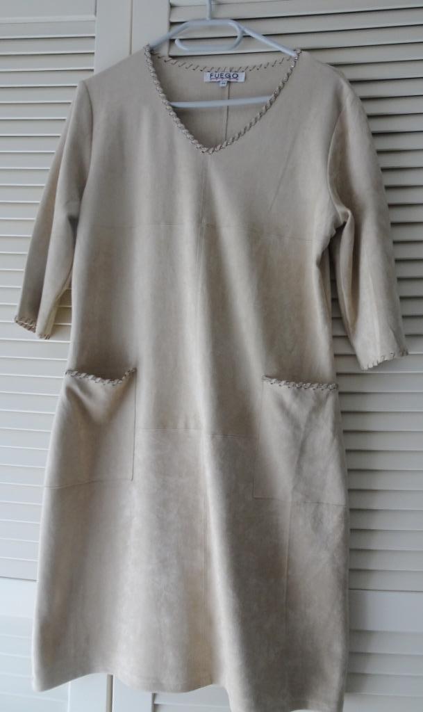 Robe Fuego beige façon daim, Vêtements | Femmes, Robes, Comme neuf, Taille 42/44 (L), Beige, Enlèvement ou Envoi