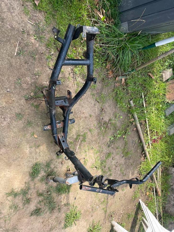 Peugeot viva city frame zonder kenteken en papieren, Fietsen en Brommers, Brommeronderdelen | Algemeen, Gebruikt, Frame, Ophalen