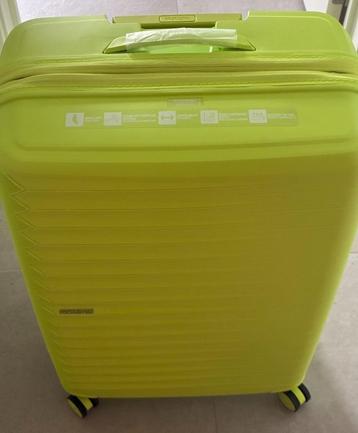 American Tourister Fast Forward 3 jaar garantie (ongebruikt) beschikbaar voor biedingen