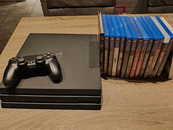 PS4 pro (1Tb)  + 15 spellen + 1 controller, Games en Spelcomputers, Games | Sony PlayStation 4, Gebruikt, Eén computer, Online