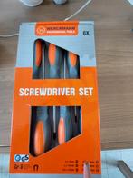 Boîte de tournevis neuve., Enlèvement