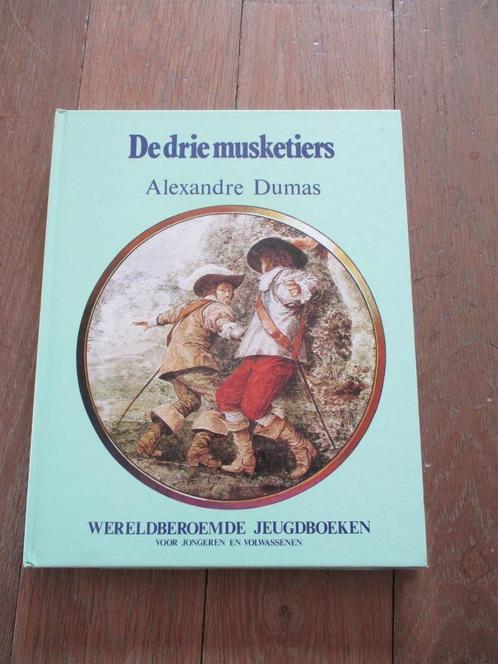 de drie musketiers boek  met poster ,alexandre dumas, Boeken, Kinderboeken | Jeugd | 13 jaar en ouder, Gelezen, Ophalen