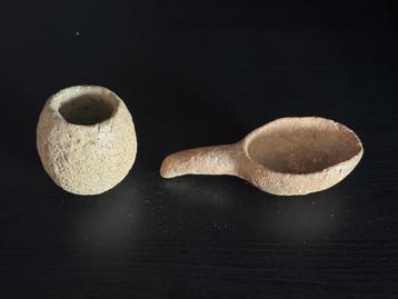 Zeer zeldzame lepel en kleine kom uit het Neolithicum beschikbaar voor biedingen