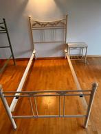 2 Lits et 2 tables de chevet en fer forgé. Superbe qualité, Ophalen, Gebruikt, Metaal of Aluminium, 65 cm of meer