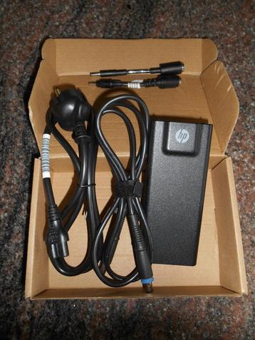 HP lader 90W universeel met USB poort beschikbaar voor biedingen