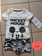 2 nouveaux sets taille 68, Enfants & Bébés, Vêtements de bébé | Taille 68, Enlèvement ou Envoi, Neuf
