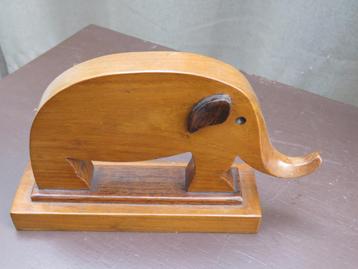 Éléphant en bois au design danois vintage