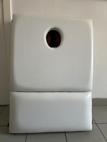 Massagetafel beschikbaar voor biedingen