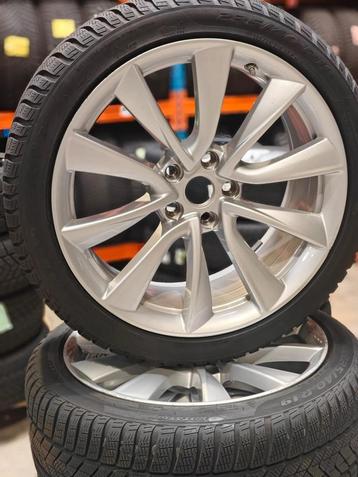 Winterset Tesla model 3 beschikbaar voor biedingen