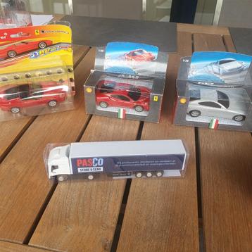collectie miniatuurauto’s beschikbaar voor biedingen