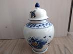 Vaas in blauw aardewerk, Ophalen