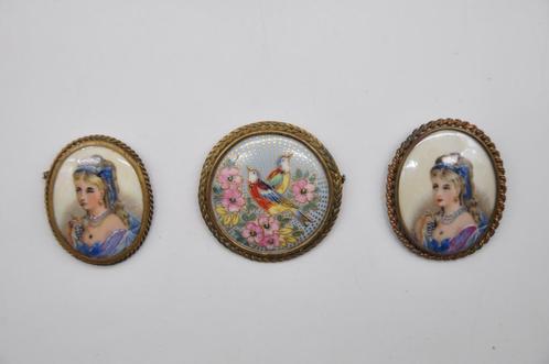 2 broches ovales - Limoges - peintes à la main, Bijoux, Sacs & Beauté, Broches, Enlèvement ou Envoi