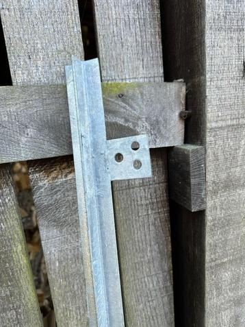 Aardstaaf 3 stuks beschikbaar voor biedingen