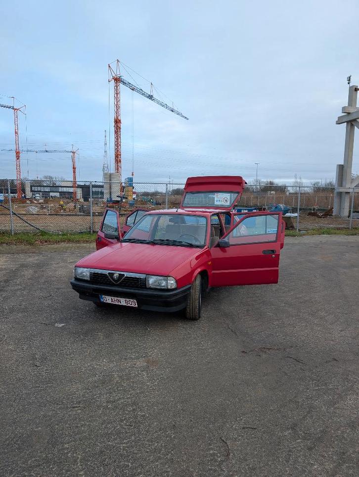 Alfa Romeo 33 1.3s, Auto's, Alfa Romeo, Particulier, Benzine, Euro 1, Berline, 5 deurs, Handgeschakeld, Rood, Overige kleuren