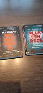 M.J. Arlidge - Pluk een roos, Boeken, Ophalen of Verzenden, Zo goed als nieuw, M.J. Arlidge