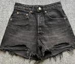 Short jeans met knoopjes maat S, Kleding | Dames, Spijkerbroeken en Jeans, Ophalen of Verzenden, Zo goed als nieuw