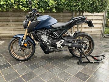 honda cb125-r **1700km** 8/2023** leovince uitlaat** beschikbaar voor biedingen
