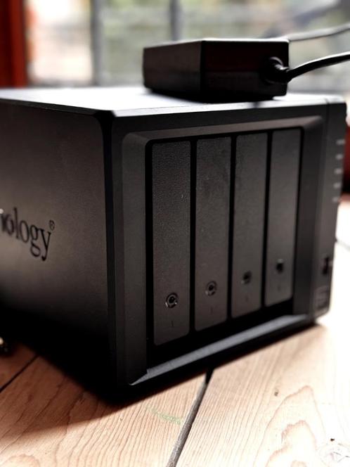 Synology server DS920 + 16 TB HDD, TV, Hi-fi & Vidéo, Photo | Cartes mémoire, Utilisé, Autres types, 1 TB ou plus, Caméra vidéo