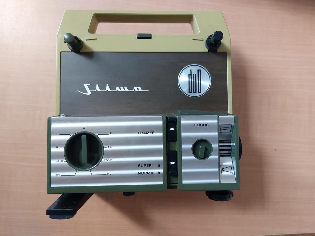 Projecteur Super 8 Silma S112 Vintage Années 70 - Avec Film (Lent, Pour Pièces)