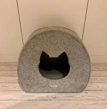 Design kattenhuisje - zeer zachte stof - nieuwstaat  beschikbaar voor biedingen