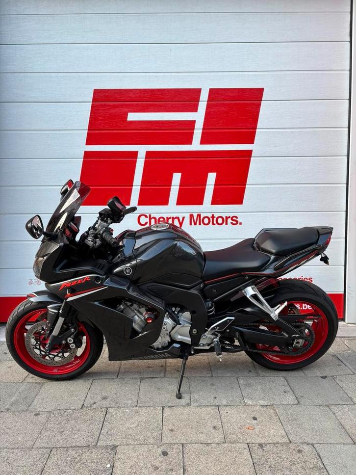 YAMAHA FZ1S FAZER 1000 - 2010 - 34.000km - incl garantie, Motoren, Motoren | Yamaha, Bedrijf, Sport, meer dan 35 kW, 4 cilinders