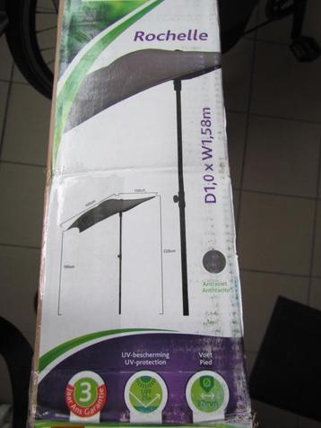 Balkon parasol beschikbaar voor biedingen