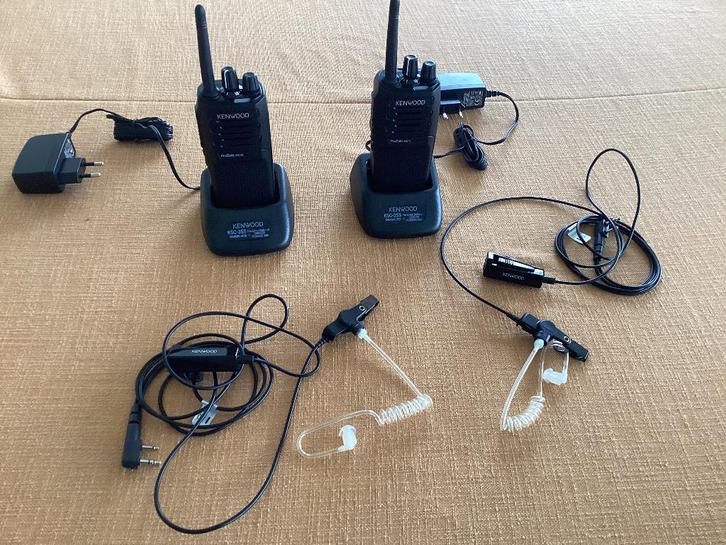 Set Portofoon Kenwood TK 3701 DE, Telecommunicatie, Portofoons en Walkie-talkies, Zo goed als nieuw, Portofoon of Walkie-talkie