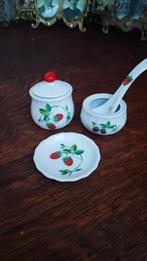 confituurpotjes met lepeltje met aardbeien, Antiek en Kunst, Ophalen of Verzenden