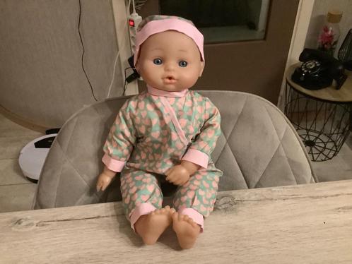 Speelgoed babypop (37 cm) (Geluid), Kinderen en Baby's, Speelgoed | Poppen, Zo goed als nieuw, Babypop, Ophalen of Verzenden