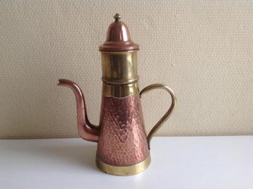 CAFETIÈRE EN CUIVRE ANTIQUE