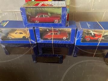4 mint in box atlas Kuifje auto's beschikbaar voor biedingen