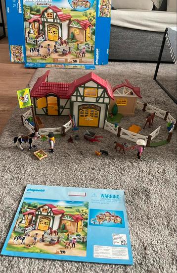 Playmobil Country paardenstal beschikbaar voor biedingen