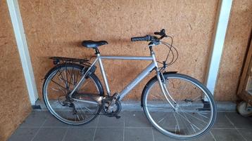 Herenfiets stadsfiets, Fietsen en Brommers, Ophalen of Verzenden, Zo goed als nieuw