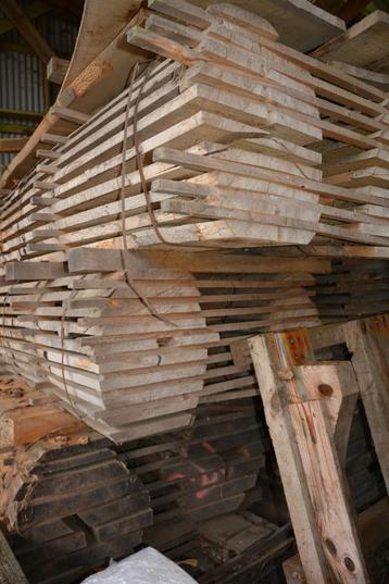 Verkoop van houten blokken en planken (beuken- en kersenhout