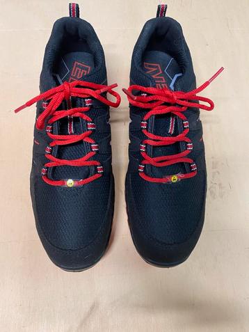 Werk schoenen beschikbaar voor biedingen