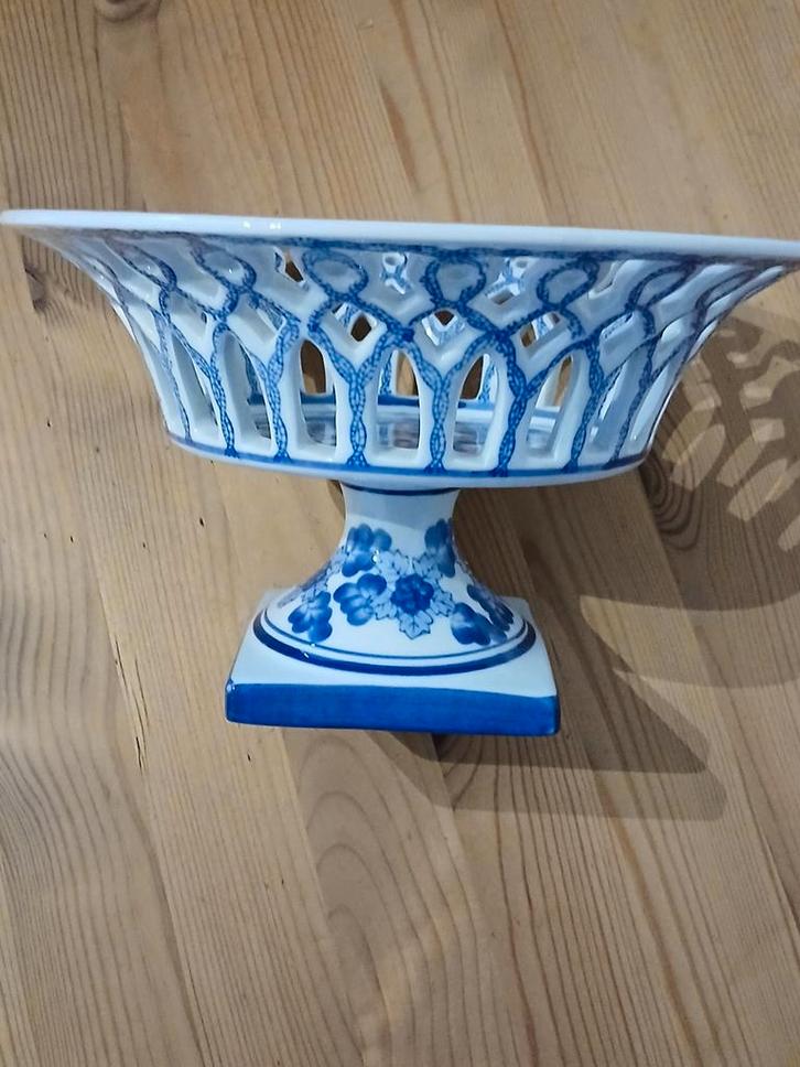 TRÈS BEAUX BOLS DÉCORATIFS/SCÈNE SCULPTÉE EN BOIS, Divers, Divers Autre, Comme neuf, Enlèvement ou Envoi