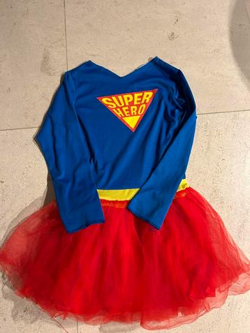 Superhero / meisje 8-10 jr beschikbaar voor biedingen
