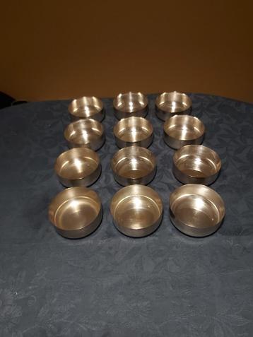 12 zilveren metalen kommen/vingerspoelingen/geen verzending beschikbaar voor biedingen