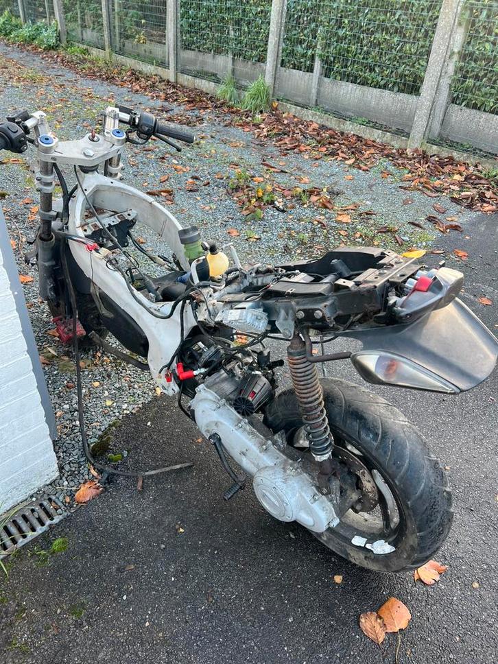 Gilera dna 50cc (werkt niet), Fietsen en Brommers, Brommers | Overige merken, Gebruikt, Klasse B (45 km/u), Ophalen