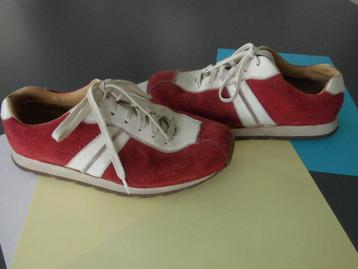 „CLARCKS” Rood/witte sneakers maat 37 beschikbaar voor biedingen