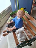 Kuifje en Bobbie op een handgeschilderde bank, Ophalen of Verzenden, Kuifje, Zo goed als nieuw, Beeldje of Figuurtje