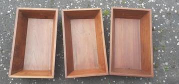 Plateaux en bois beschikbaar voor biedingen