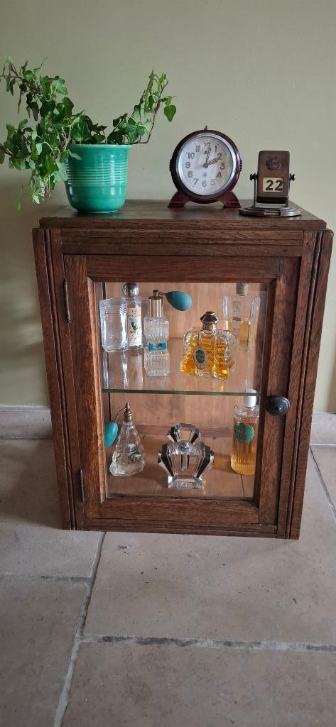 Oud Frans vitrinekastje, Antiek en Kunst, Curiosa en Brocante, Ophalen