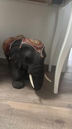 Twee handgesneden teak olifanten – karaktervolle blikvangers, Antiek en Kunst, Ophalen