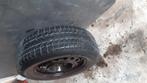 A VENDRE PNEUS HIVER SUR JANTES TOLES + 4 PNEUS., Auto-onderdelen, Banden en Velgen, Ophalen, Winterbanden, Band(en)
