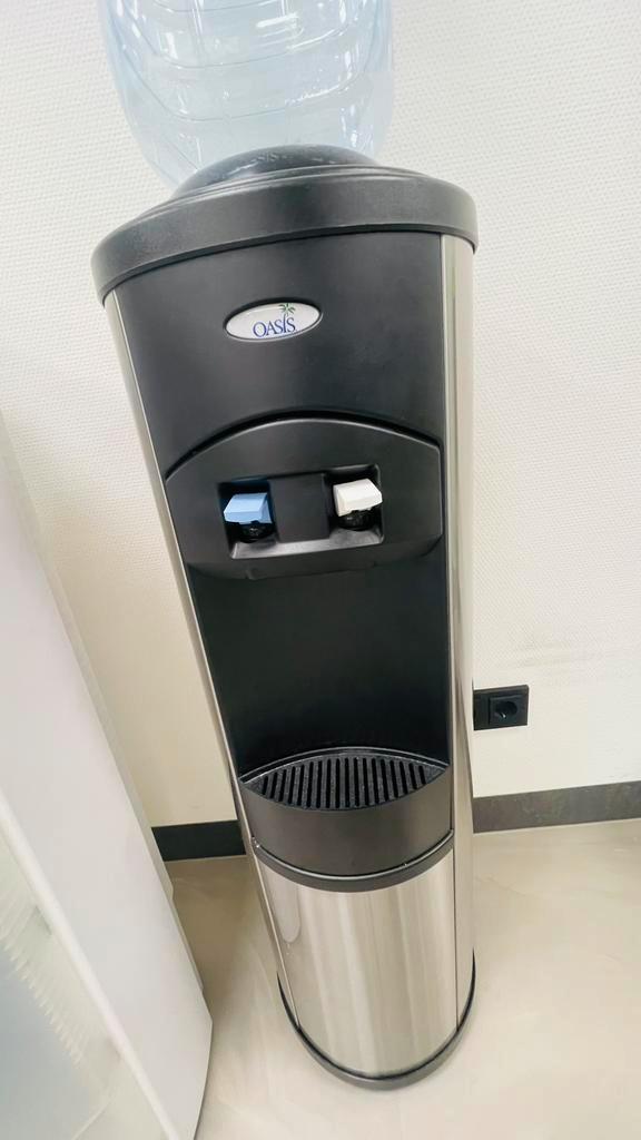 Waterkoeler, flessenrek en bekerhouder, Elektronische apparatuur, Waterkoelers, Zo goed als nieuw, Ophalen