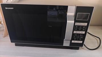Four à micro-ondes combiné Sharp R760S, Electroménager, Micro-ondes, Enlèvement, Comme neuf