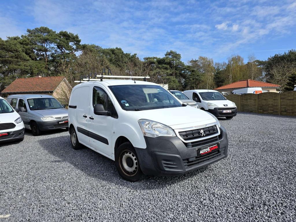 Peugeot Partner 1.6 HDI Lichte Vracht Navi Camera CruiseC Pa, Auto's, Stof, Gebruikt, Zwart, Wit