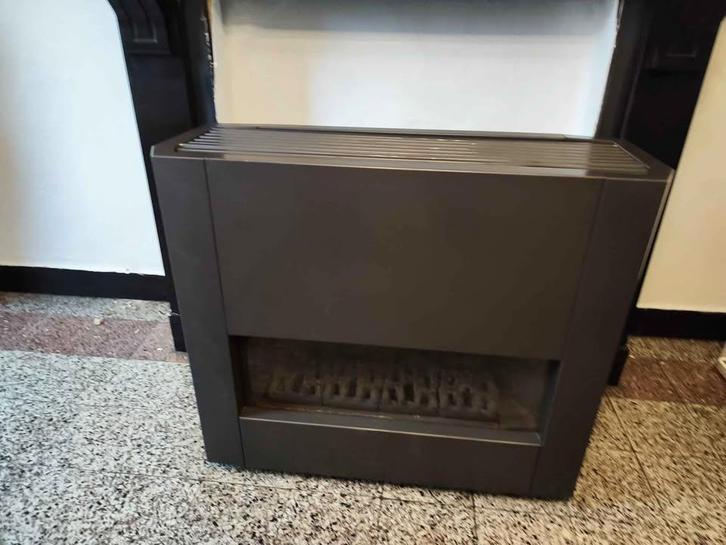 Gasconvector van klasse A - efficiëntie van 95%, Doe-het-zelf en Bouw, Verwarming en Radiatoren, Zo goed als nieuw, Kachel, 30 tot 80 cm
